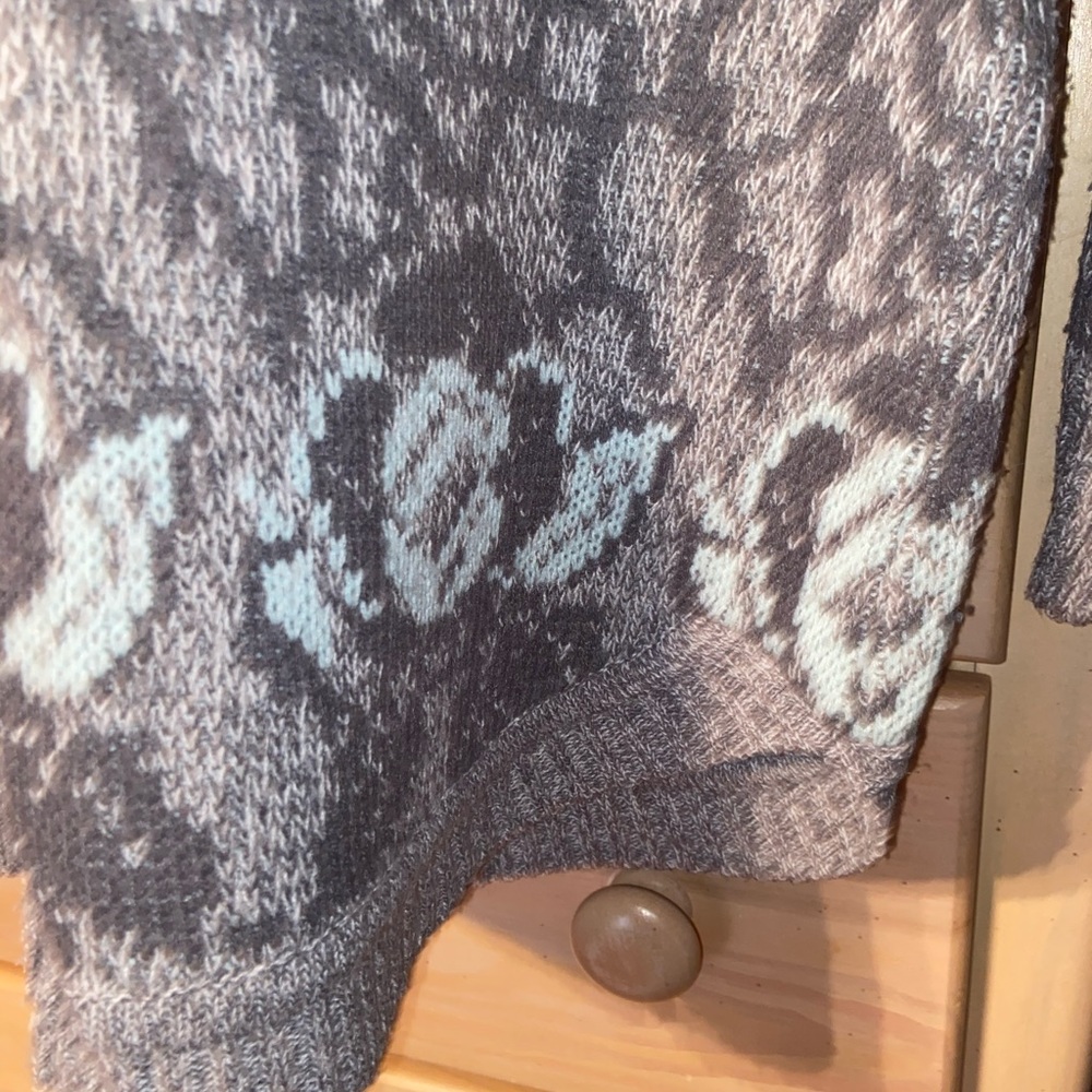 SWEATER - Picture 2 of 5